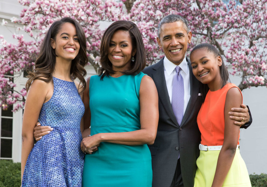 Michelle Obama: Minha História | Michelle, Barack, Sasha e Malia | Familia Obama nos Jardins da Casa Branca